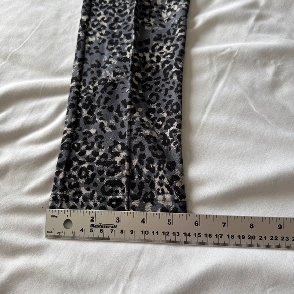 Seven7 Women's Pull On Multicolor Leopard Print Leggings High Rise Small Stretch - Picture 12 of 13